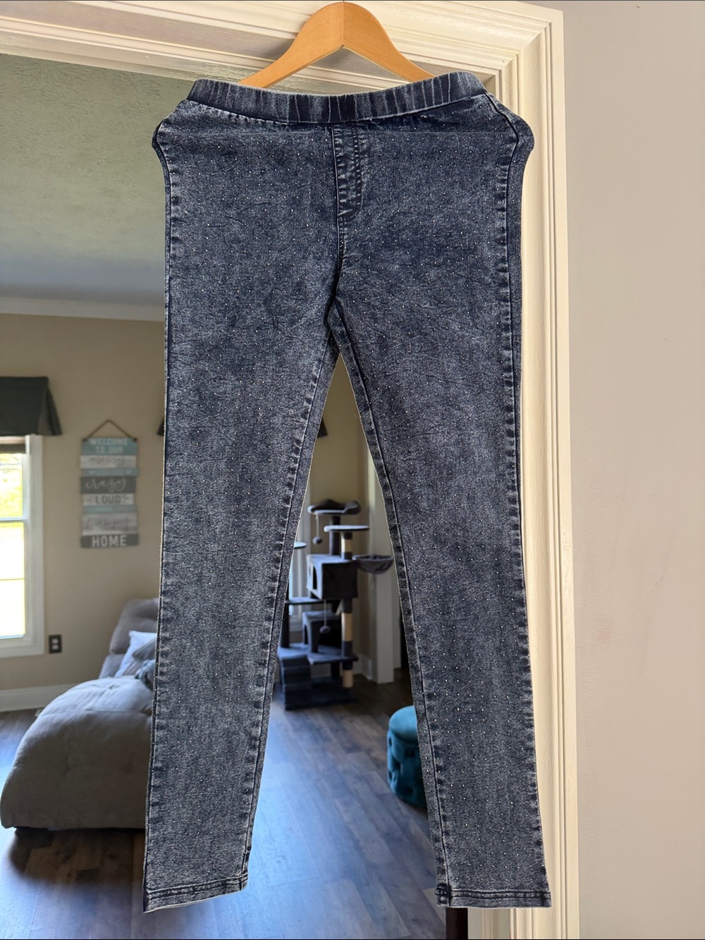 Acid-Wash Dark Skinny Jeans - Stretchy High-Waist Fit with rhinestones